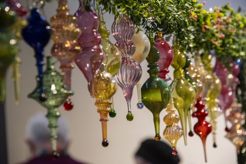 I.C. Glass ornaments attract the eye.